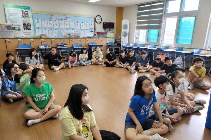 전북 완주군의 찾아가는 아동권리 교육. 완주군 제공