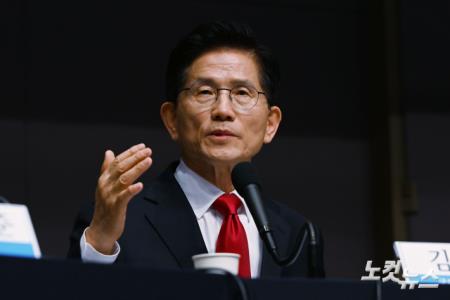 김문수 "몇몇 지도부가 선출된 후보 끌어내리려는 해당 행위"