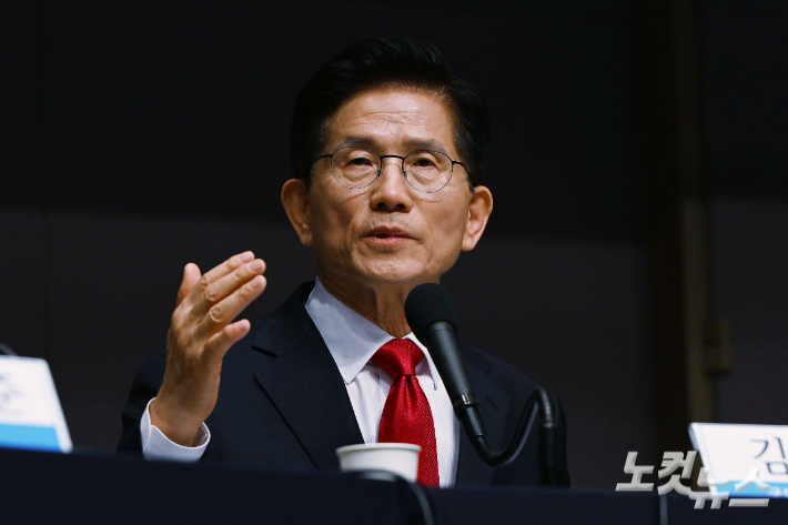 김문수 "유령과 단일화하란 건가"…韓-국힘 동시 직격[영상]