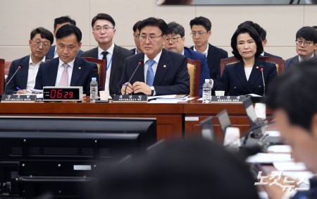 질의에 답하는 과기부 장관