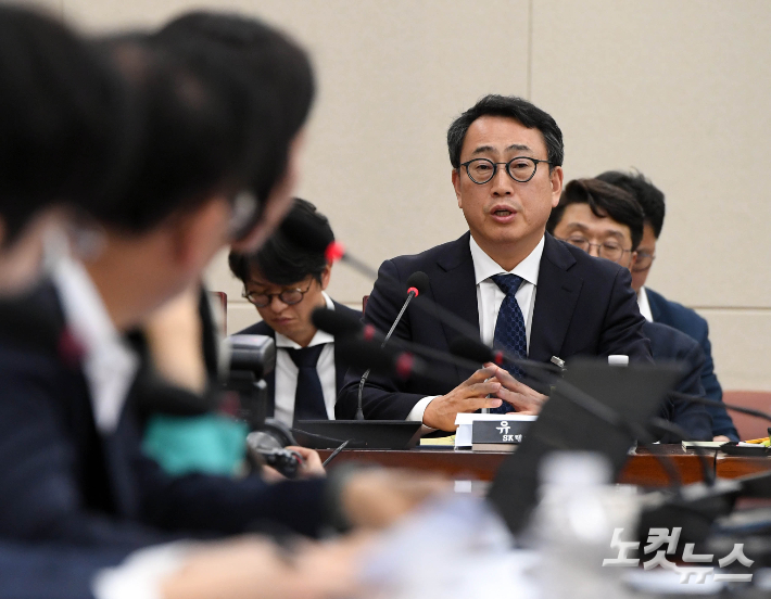 [속보]SKT측 "위약금 면제시 한 달 최대 500만 명 이탈"