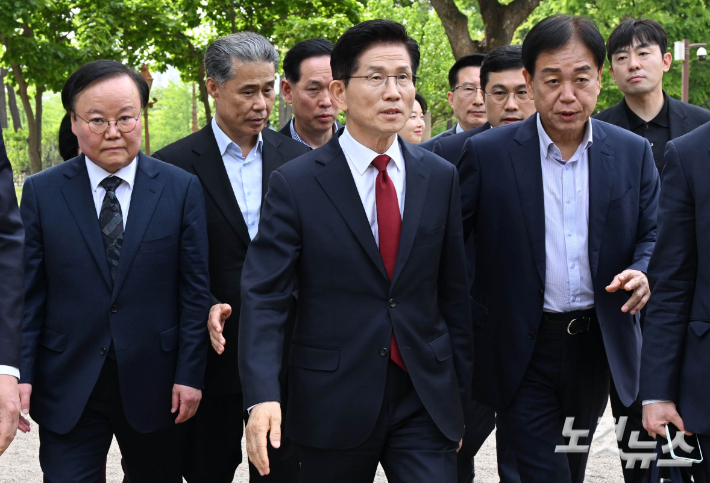 [속보]김문수, 오전 11시 국민의힘 의원총회 참석할 듯