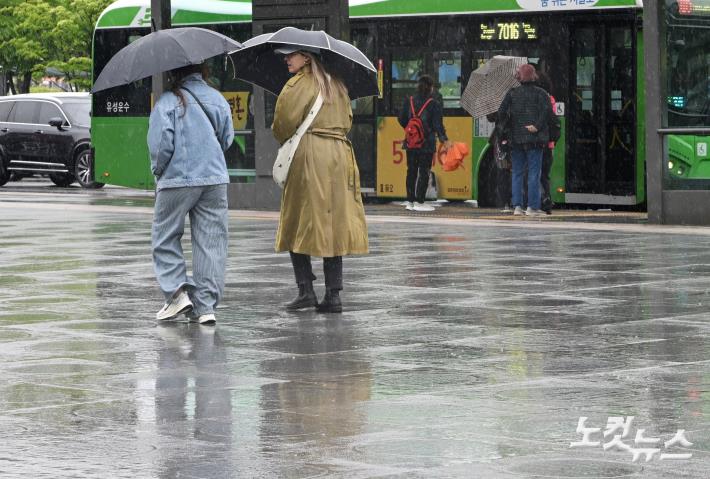 비 내리는 서울