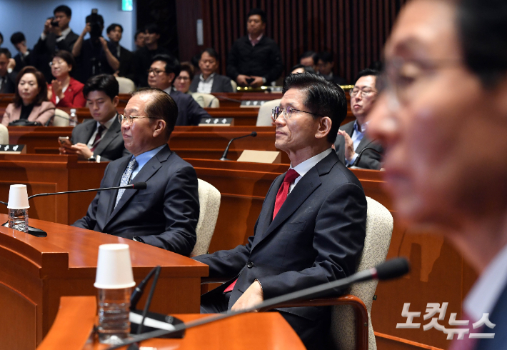 [속보]중앙선관위, 국힘 '후보 단일화' 여론조사 공표 불가 통보