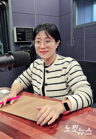 강원CBS.강원영동CBS 시사프로그램 <최진성의 위클리오늘>에 출연한 춘천시 학교밖청소년지원센터 박지아 팀장. 강민주 PD