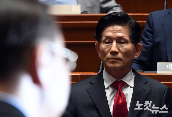 "날 끌어내리려고" 김문수, 단일화 거부…李 사법부 겨냥 비판[박지환의 뉴스톡]