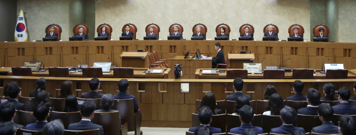 대법, 이재명 '선거법 위반' 무죄판결 파기환송     (서울=연합뉴스) 조희대 대법원장을 비롯한 대법관들이 1일 서울 서초구 대법원에서 더불어민주당 이재명 대선 후보의 공직선거법 위반 사건 상고심 선고를 위해 참석해 있다. 2025.5.1 [사진공동취재단]     photo@yna.co.kr (끝)   <저작권자(c) 연합뉴스, 무단 전재-재배포, AI 학습 및 활용 금지> 연합뉴스