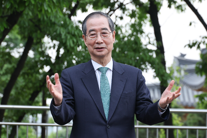 국민의힘 '새벽 입당' 한덕수…"나는 용병 아닌 식구"[영상]
