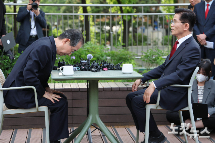 [속보]김문수 44.1% 한덕수 27.2%…역선택 방지시 韓 50.3% 金 39.2%[KSOI]