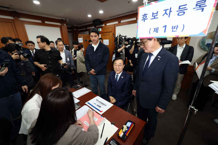 국힘만 대선후보 미등록…이재명 30억·이준석 14억 재산신고(종합)