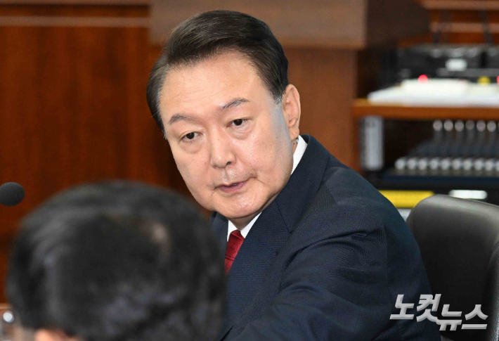 尹 "이번 대선 반드시 이겨야…단결하자"