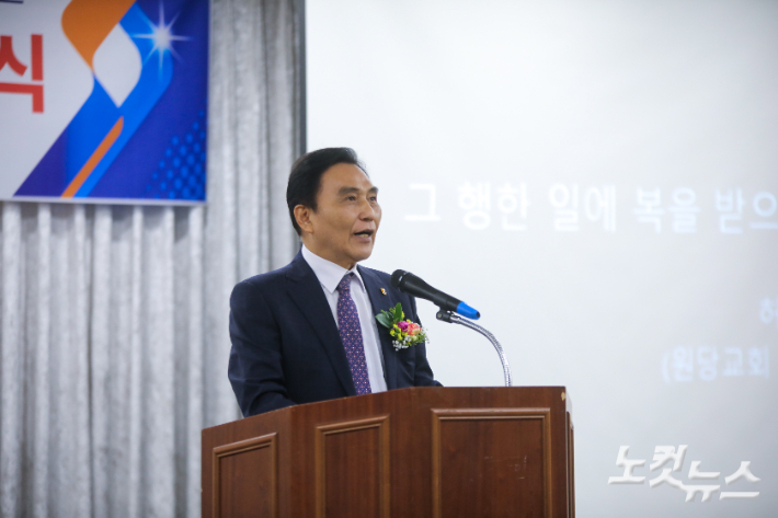 원당교회 허영길 원로목사가 설교를 전하고 있다.