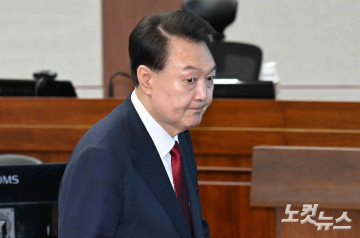 尹 "단결해야" 메시지에…조경태 "그 입 다물기를"