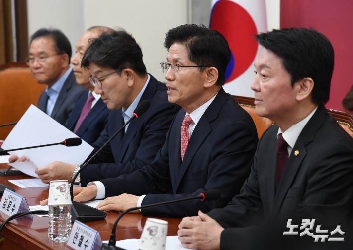 선대위 회의 참석한 김문수 후보