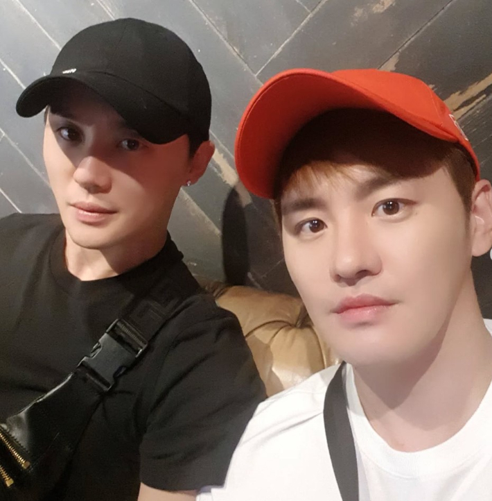 김준수 쌍둥이 형 김무영 '결혼' 발표+'출산' 고백…"닮은 두 천사"