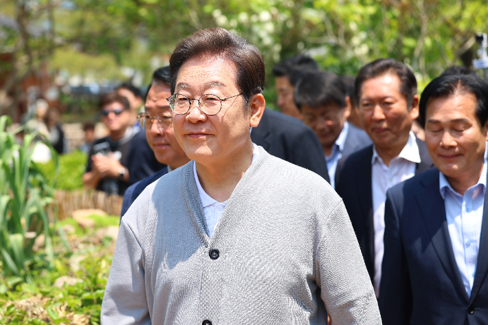 이재명 '위증교사' 2심도 연기…모든 공판 대선 이후로