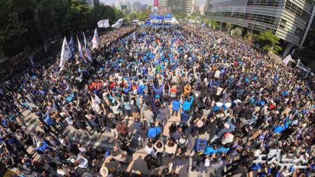 공식 선거운동 첫날, 유세 시작하는 이재명 후보