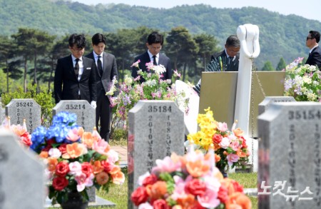 김문수 후보, 천안함46용사 묘역 참배