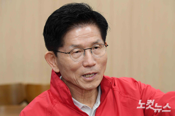 전광훈 덕분에 후보 됐다고?…김문수 