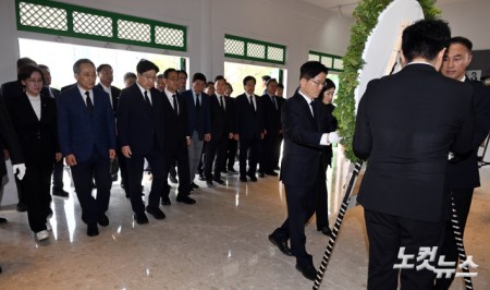 국립신암선열공원 찾은 김문수 후보