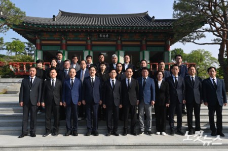 김문수 후보, 국립신암선열공원 방문