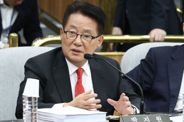 박지원 더불어민주당 중앙선거대책위원회 공동 선대위원장. 자료사진