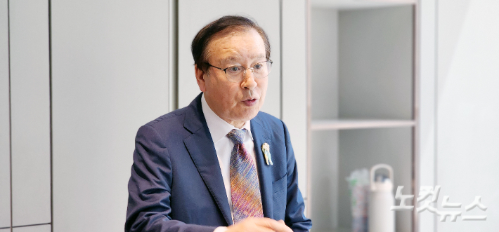 부산CBS목회자자문위원회 부위원장 강동현 목사가 설명회에서 부산교회의 협력을 요청하고 있다. 이강현 기자