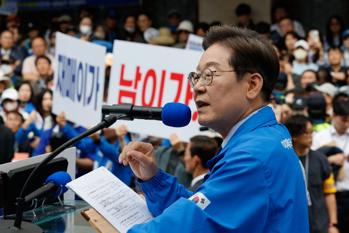 李, 실용주의로 '친중 이미지' 대응…"'셰셰'하고 잘 지내야"