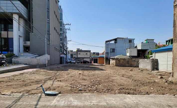 도시재생이 진행 중인 경주시 황오동 구 성매매 집결지 일원. 현재 기존 건물을 모두 철거하고 도로 개설을 준비하고 있다. 경주시 제공