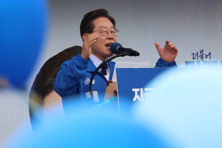 TK서 자신감 폭발 李 "일극체제? 리더십으로 믿음 준 것"