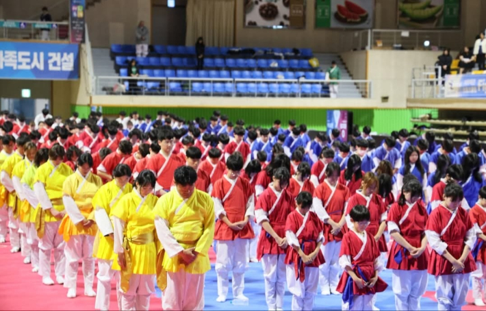 '제21회 대통령기 전국 택견대회' 개회식 장면. 대한택견회 제공