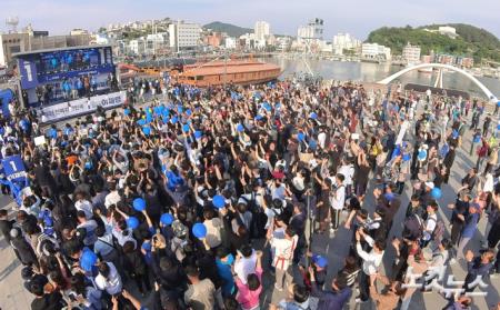 통영 유세 나선 이재명 후보