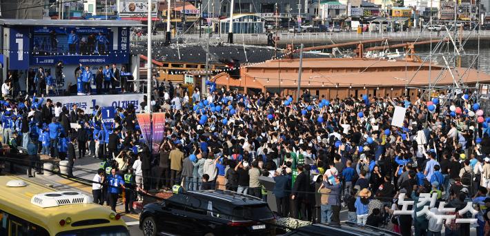 통영 찾은 이재명 후보