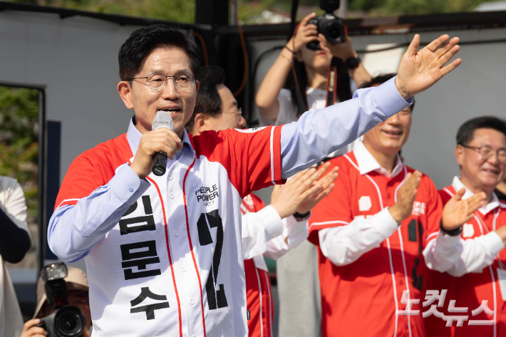 尹 시즌 2 논란 속…박희태·박철언·서청원 등 김문수 캠프 합류