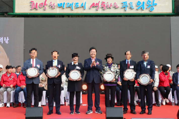 [단독]의왕 '여론조작' 아이디 제공자, 알고 보니 '시민대상' 수상자