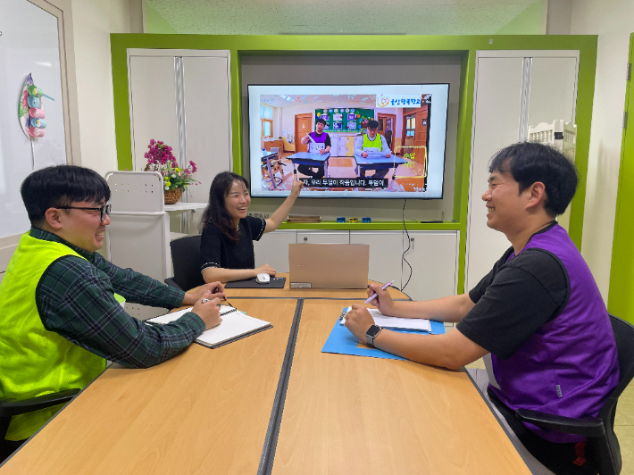 울산 울주군 울산행복학교 최희진 교사는 특수교육 대상 학생들의 눈높이에 맞춘 인성교육 영상을 제작해 관심을 모았다. 울산광역시교육청 제공