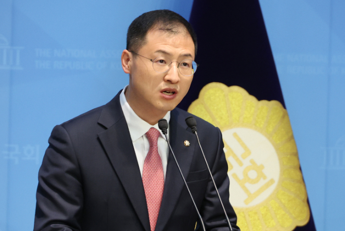 '국힘 탈당' 김상욱, 이재명 지지 선언…"가장 보수답다"