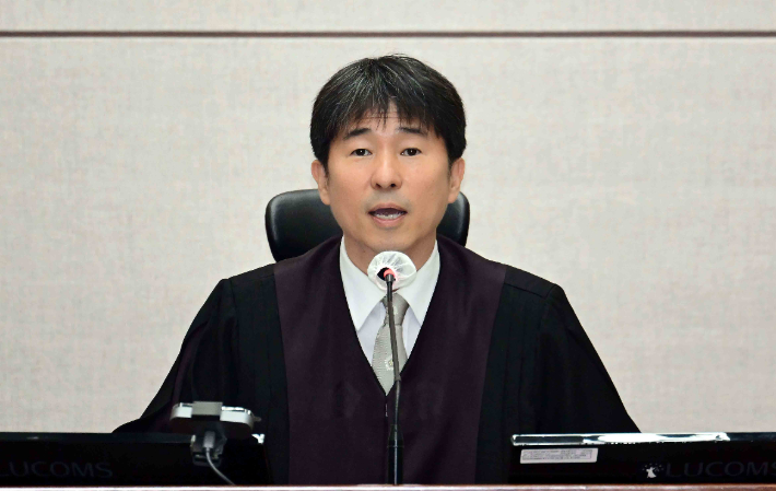 [속보]중앙지법 "지귀연 부장판사 의혹제기 추상적…입장 없다"