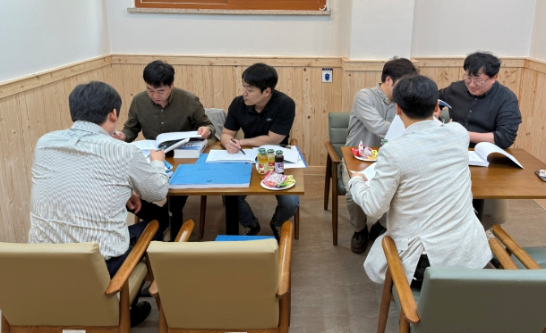 계약심사 제도 운영을 통해 지난해 448억 원의 예산을 절감한 전라남도가 최근 영암군을 방문해 '찾아가는 출장심사'를 벌였다. 전남도 제공