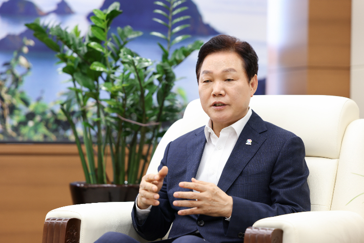 박완수 경남지사, 광역단체장 직무평가 4위…전달보다 1단계 상승