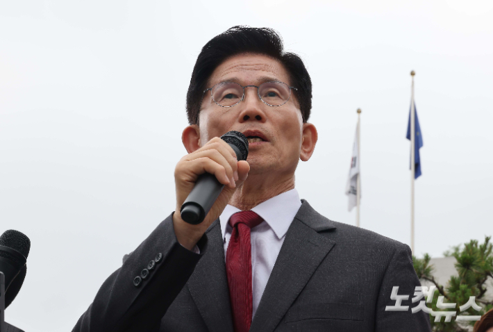 김문수 측 "尹 탈당 여부, 본인 판단…의견 제시한 적 없다"
