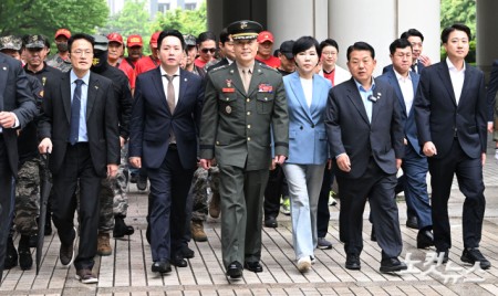 2차 공판준비기일 출석하는 박정훈 대령