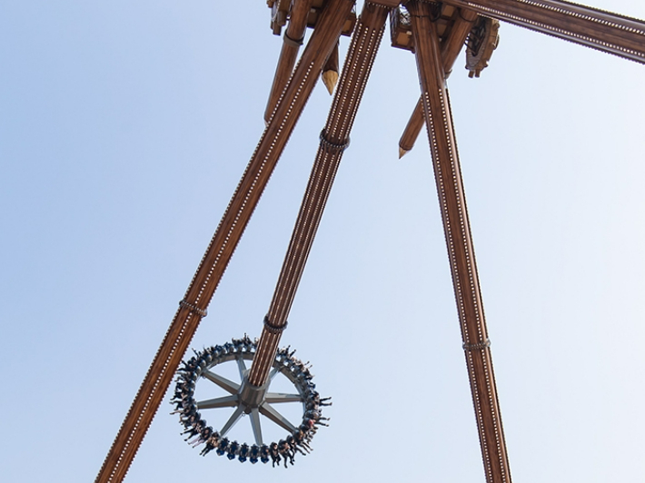 롯데월드 어드벤처 부산에 있는 놀이기구 자이언트 스윙. 롯데월드 어드벤처 부산 누리집 캡처