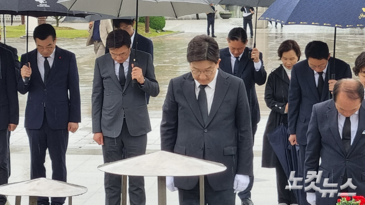 권성동 "5·18 정신 헌법 전문 수록, 헌법 개정 때 '논의'"