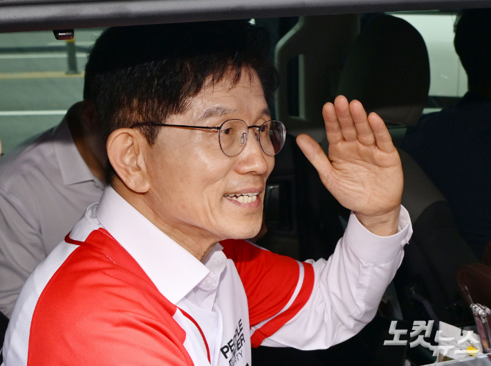 김문수, 5·18 기념식 불참할 듯…"TV토론 겹쳐 참석 어려워"