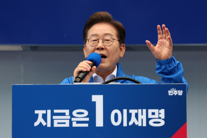 [속보]이재명 "尹탈당, 정치전술…제명했어야"