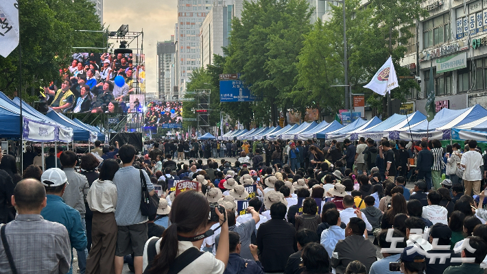 "다시 광장을 메우다"…광주 금남로서 5·18 전야제 성료