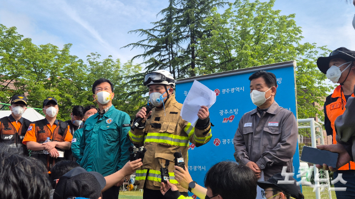 18일 오전 9시 광주 광산구 금호타이어 광주공장에서 광주광산소방·광산구청·금호타이어 등의 합동 브리핑이 열렸다. 한아름 기자