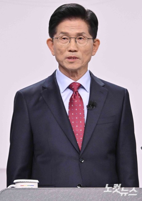 대선 후보자토론회 참석한 김문수