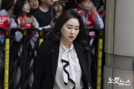 법정 향하는 김계리 변호사